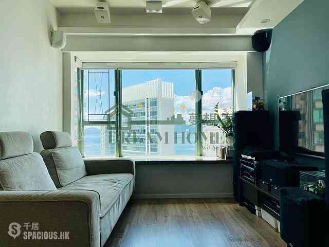 Sheung Wan - Queen's Terrace 01