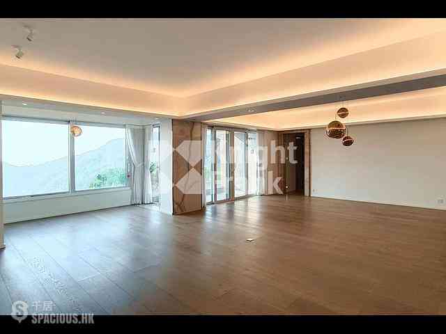 The Peak - Vivian Court 02