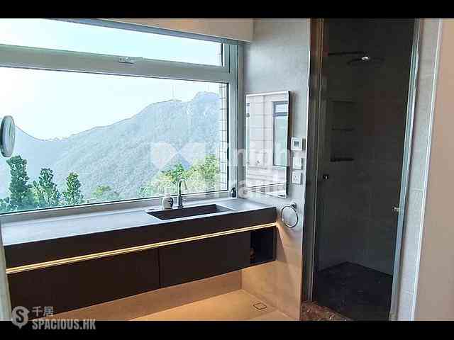 The Peak - Vivian Court 12