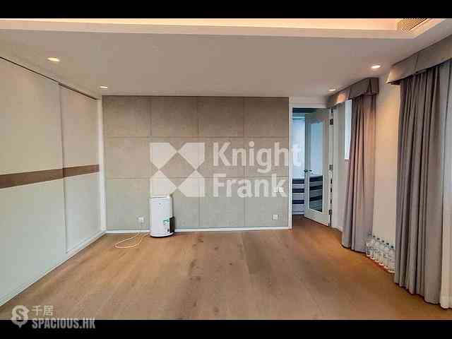 The Peak - Vivian Court 13