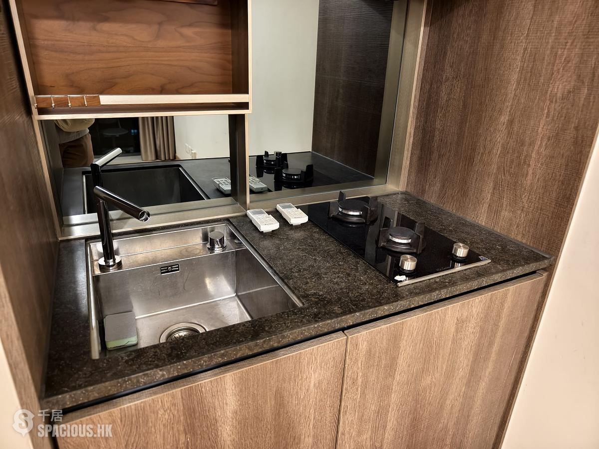 Shek Tong Tsui - Novum West 01