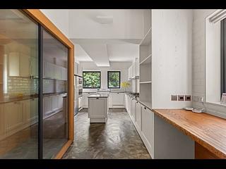 Pok Fu Lam - La Clare Mansion 08