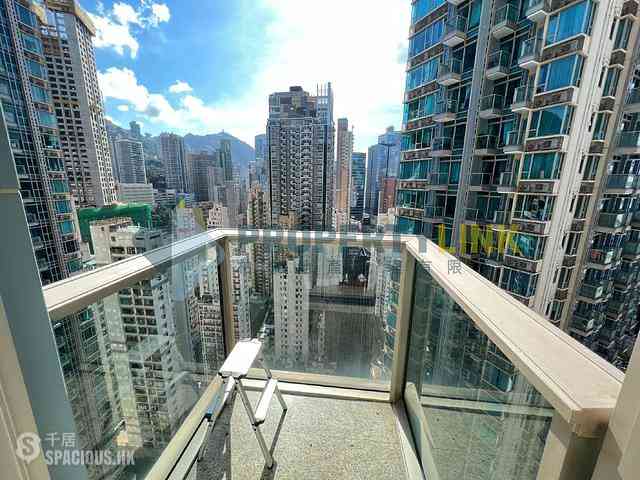 Wan Chai - The Avenue 03
