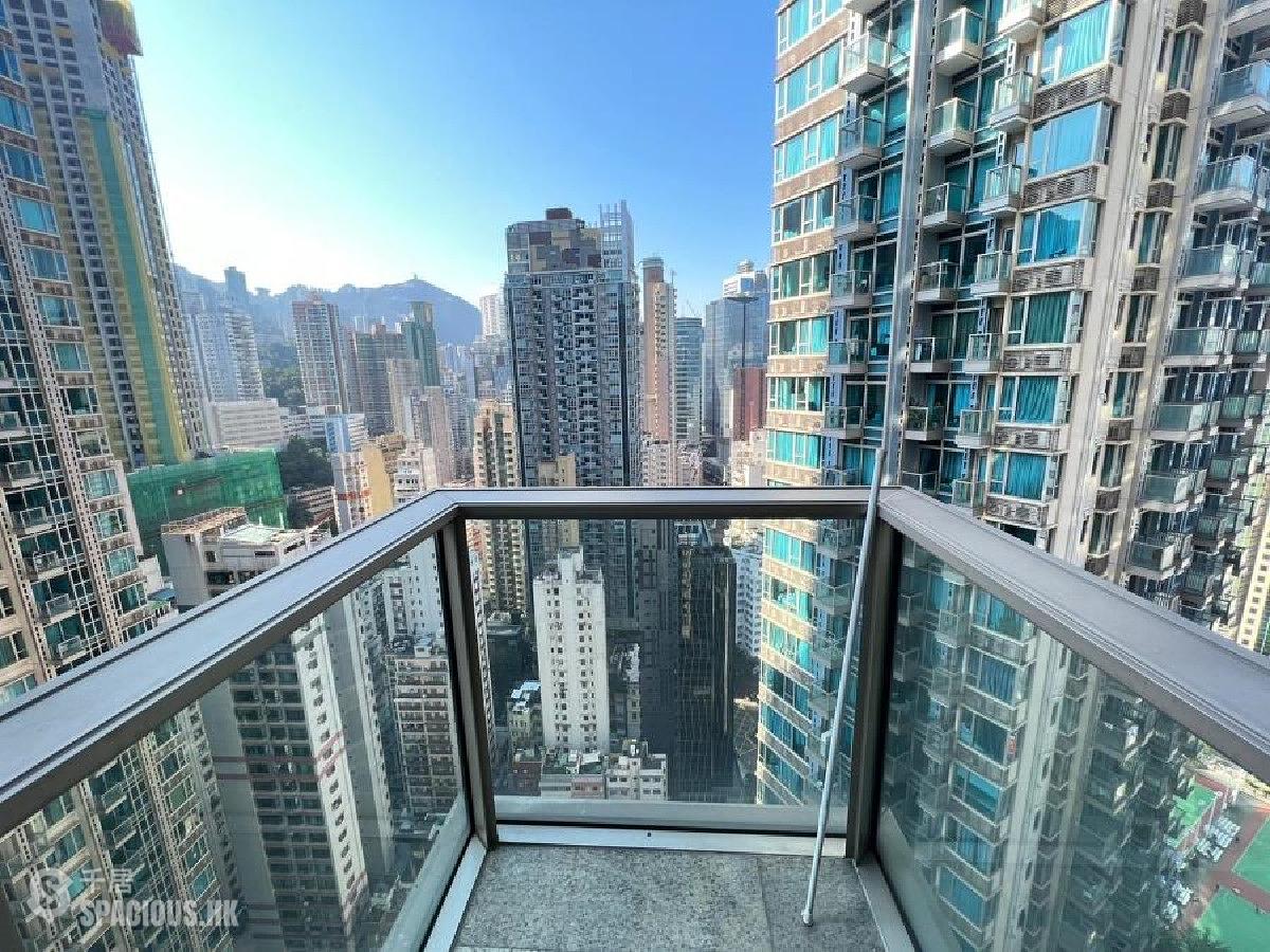 Wan Chai - The Avenue 01