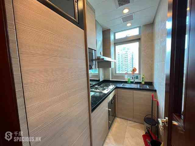 Wan Chai - The Avenue 06