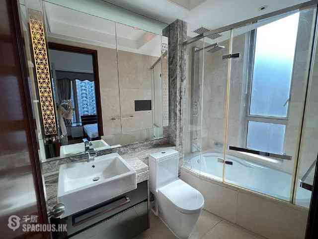 Wan Chai - The Avenue 11