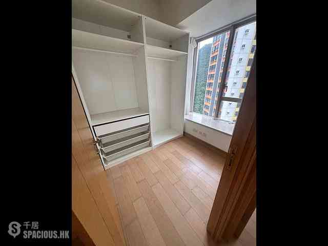 Kennedy Town - Cadogan 07