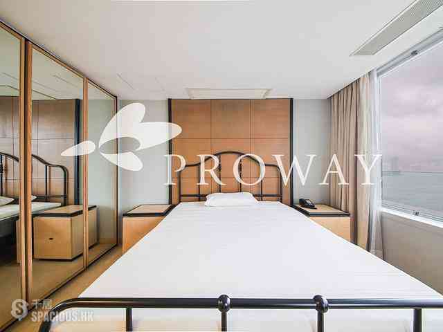 Wan Chai - Convention Plaza Apartments 05