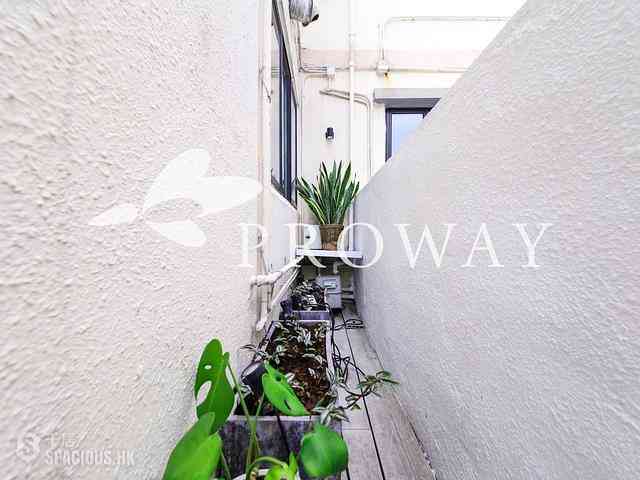 Soho - Caravan Court 05