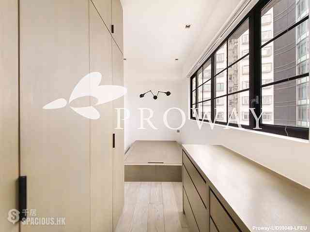 Soho - Caravan Court 08