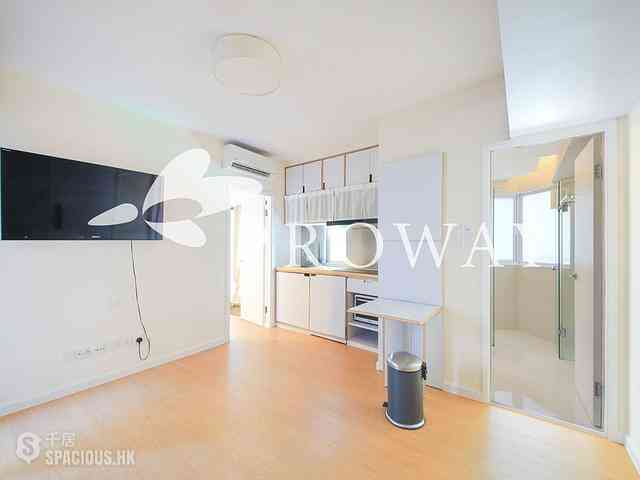 Mid Levels Central - Windsor Court 01