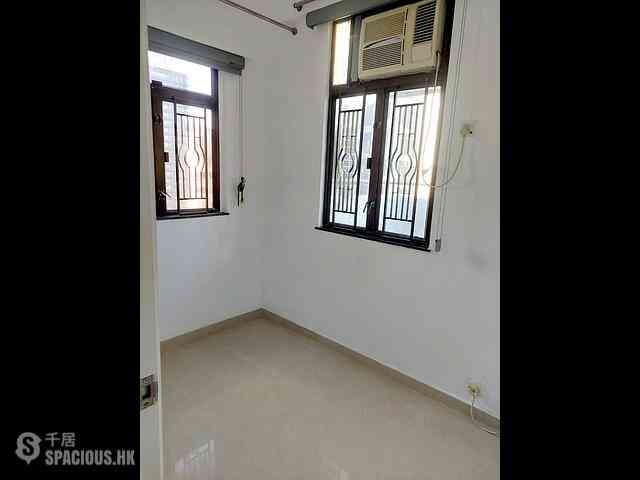Sai Ying Pun - Good Times Building 06