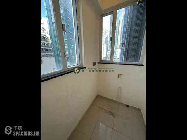 Mid Levels West - Bonanza Court 03
