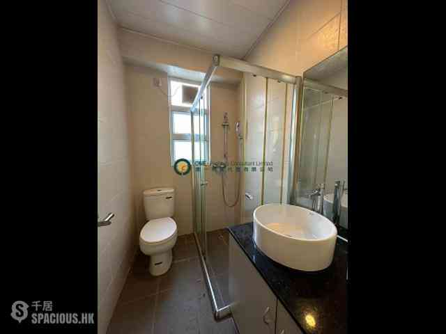 Mid Levels West - Bonanza Court 04