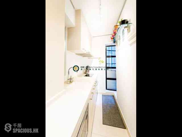Sai Ying Pun - Smiling Court 09
