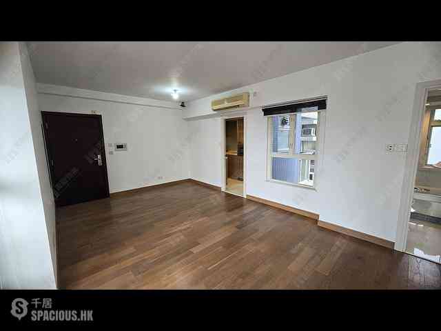 Soho - Centrestage 03