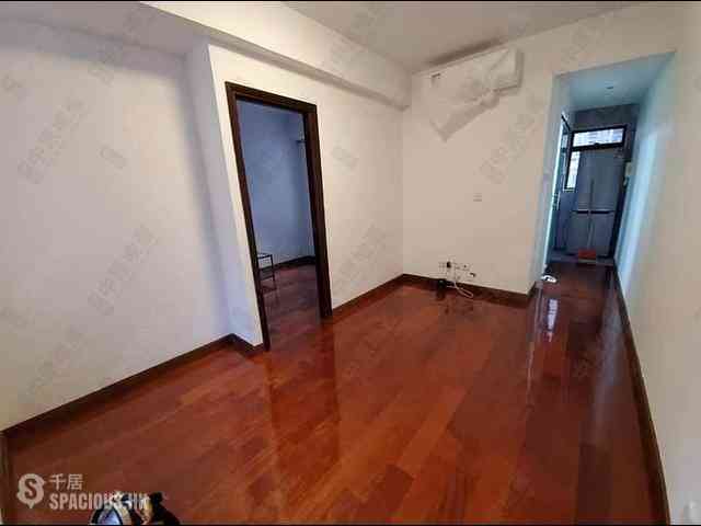 Mid Levels Central - Good View Court 02