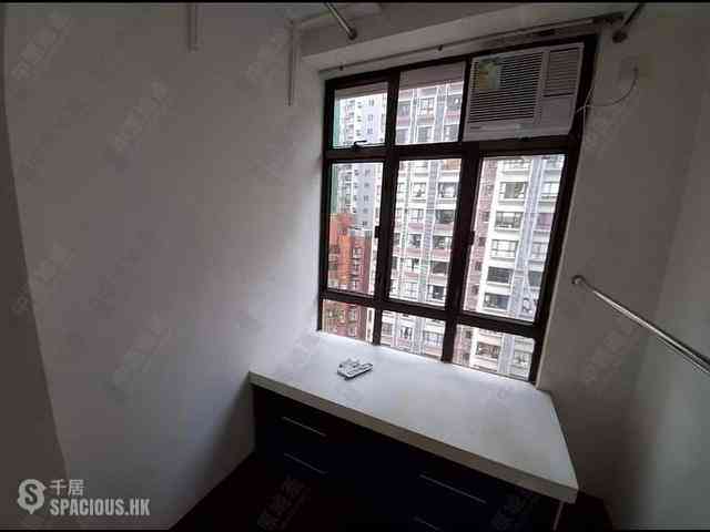 Mid Levels Central - Good View Court 03