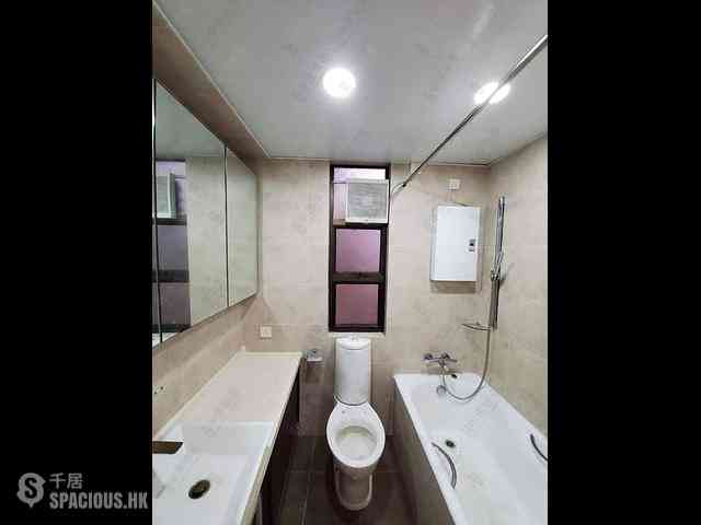 Mid Levels Central - Good View Court 06