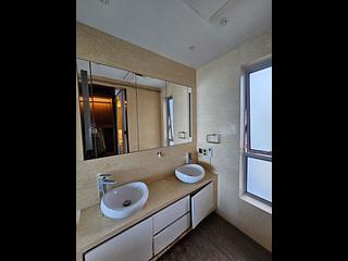 Tai Kok Tsui - One Silversea 12