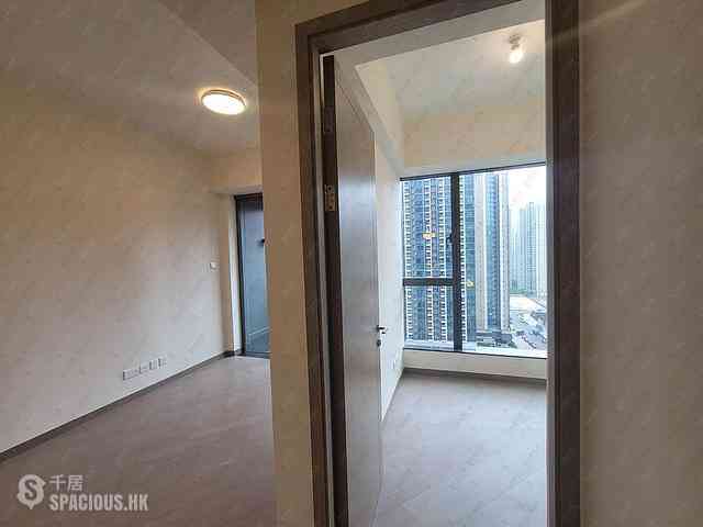 Kai Tak - Upper Riverbank Tower 2 06
