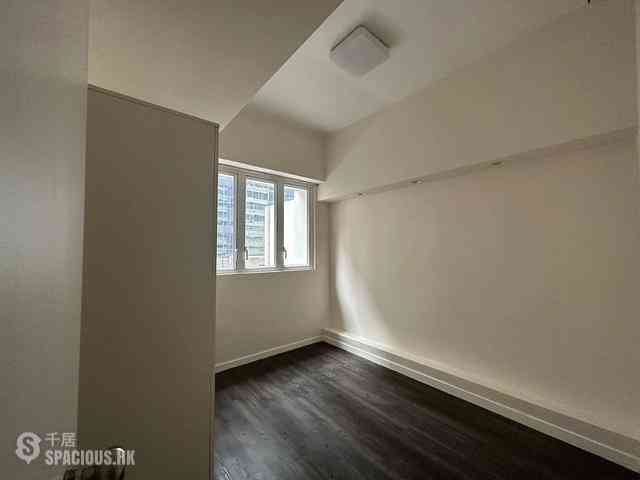Wan Chai - Kwong Sang Hong Building Block A 06
