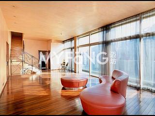 Soho - Centrestage 03