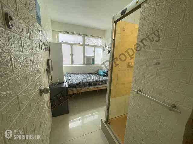 Mong Kok - Lee Wah Building 01