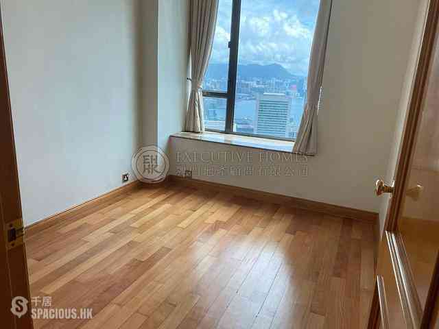 Mid Levels Central - Fairlane Tower 07