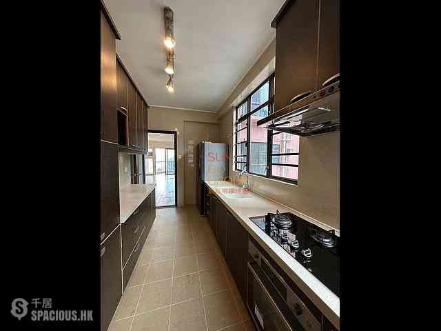 Mid Levels West - Dragonview Court 09