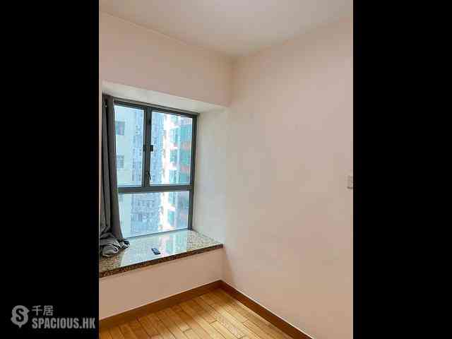 Sheung Wan - Queen's Terrace 08