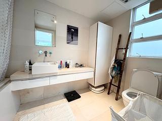 Pok Fu Lam - Regent Palisades Block 2 10