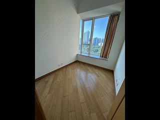 Tai Kok Tsui - Harbour Green Tower 1 04