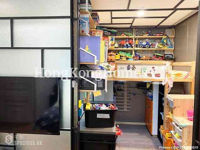 Wan Chai - Convention Plaza Apartments 05