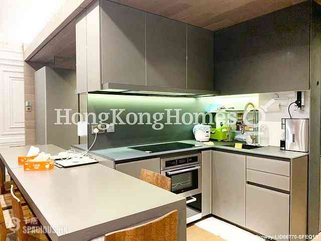 Wan Chai - Convention Plaza Apartments 07