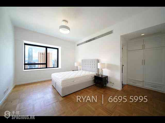Mid Levels Central - Queen's Garden Block B 10