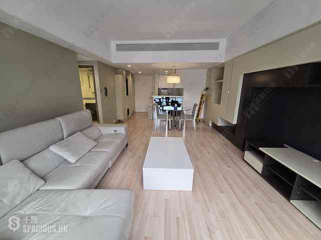 Wan Chai - Convention Plaza Apartments 02