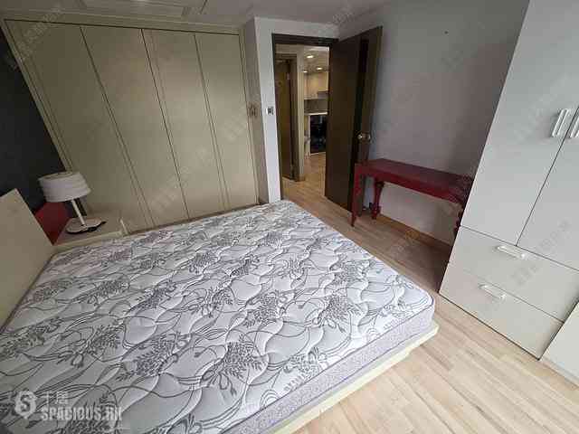 Wan Chai - Convention Plaza Apartments 04