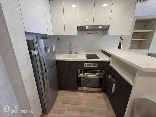 Wan Chai - Convention Plaza Apartments 07
