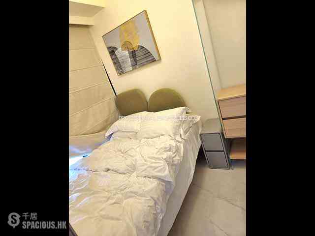 Sai Ying Pun - The Queens 04