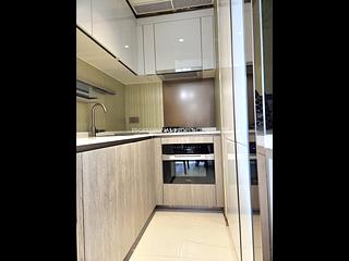 Sai Ying Pun - The Queens 05