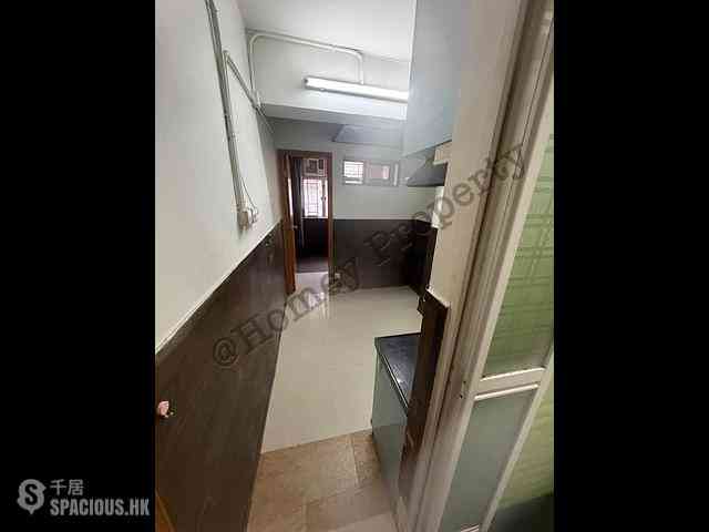 Prince Edward - Man Hing House 01