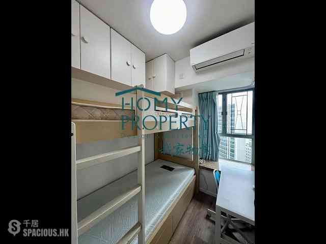 Sheung Wan - Queen's Terrace Block 3 04