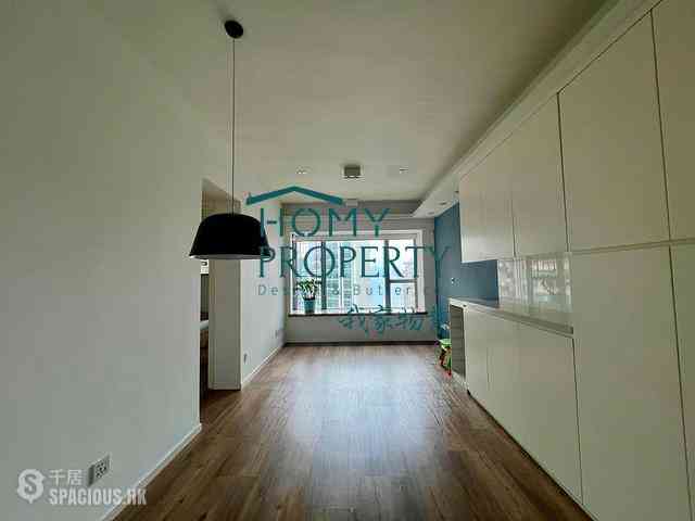 Sheung Wan - Queen's Terrace Block 3 01