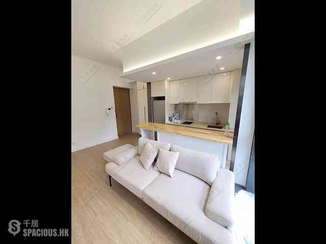 Tai Hang - Warrenwoods 01