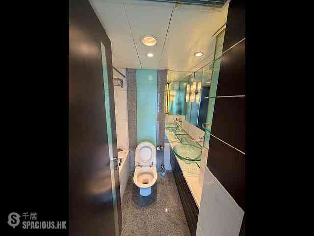 West Kowloon - The Harbourside Block 3 05
