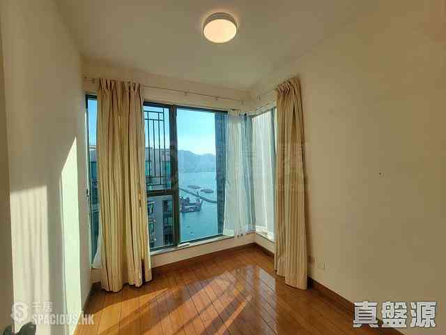 Tai Kok Tsui - Island Harbourview 15