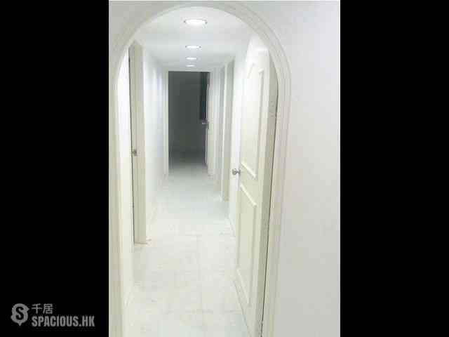 Mid Levels Central - 6B-6E, Bowen Road 08