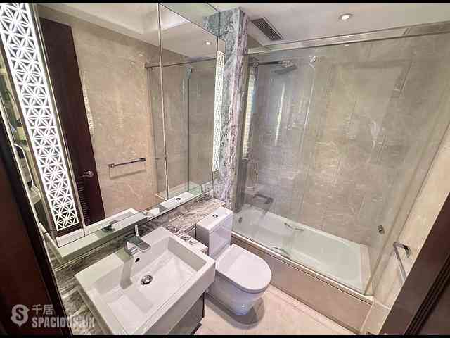Wan Chai - The Avenue Phase 2 Block 2 04