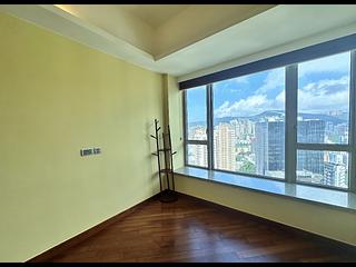 Wan Chai - The Avenue Phase 2 Block 2 06